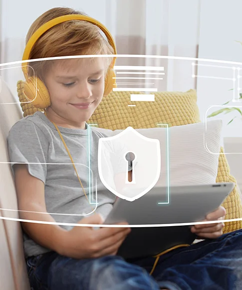 Biztonságos internet illusztrációs kép: internetező gyerek