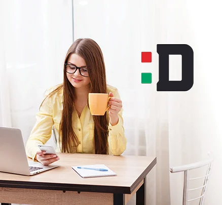 Digitális Jólét Program illusztrációs kép: internetező lány