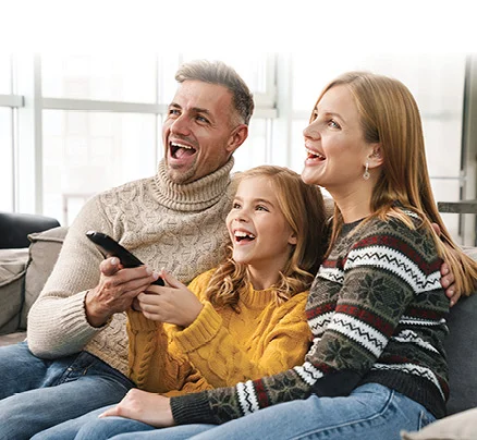 TV illusztrációs kép: tévéző család